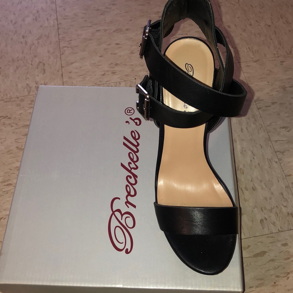 Shoe - Picture 3 of 5